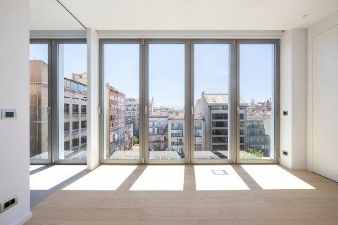4 bedrooms apartment for sale in Barcelona, Catalonia, Spain № 8294 - photo 16