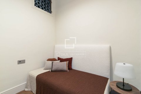 Apartamento de 3 dormitorios en venta en Barcelona, Cataluña, Spain № 4201 - foto 27