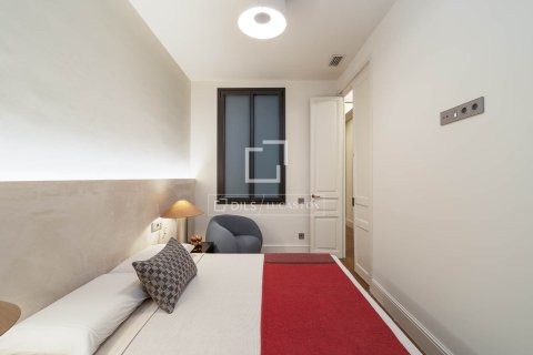 Apartamento de 3 dormitorios en venta en Barcelona, Cataluña, Spain № 4201 - foto 24