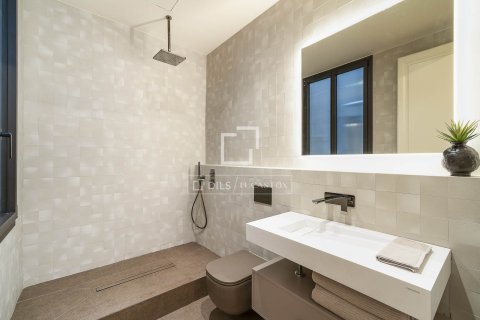 Apartamento de 3 dormitorios en venta en Barcelona, Cataluña, Spain № 4201 - foto 18