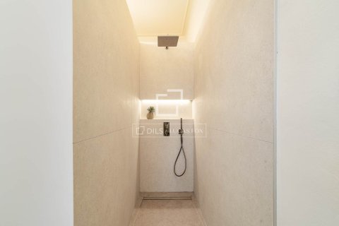 Apartamento de 3 dormitorios en venta en Barcelona, Cataluña, Spain № 4201 - foto 21