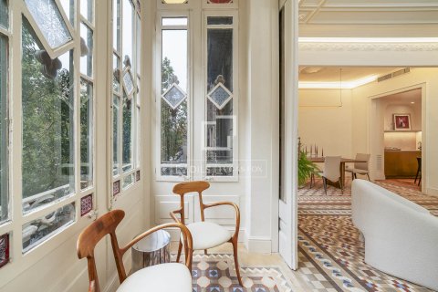 Apartamento de 3 dormitorios en venta en Barcelona, Cataluña, Spain № 4201