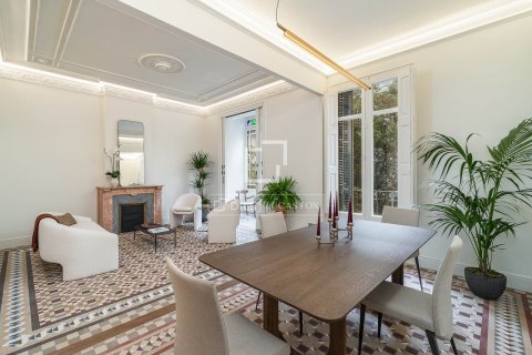 Apartamento de 3 dormitorios en venta en Barcelona, Cataluña, Spain № 4201 - foto 30