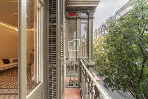 Apartamento de 3 dormitorios en venta en Barcelona, Cataluña, Spain № 4201 - foto 7