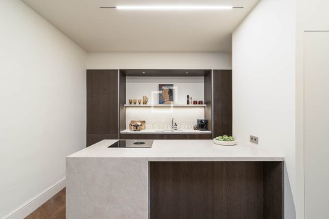 Apartamento de 3 dormitorios en venta en Barcelona, Cataluña, Spain № 4201 - foto 11
