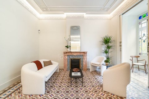 Apartamento de 3 dormitorios en venta en Barcelona, Cataluña, Spain № 4201 - foto 5