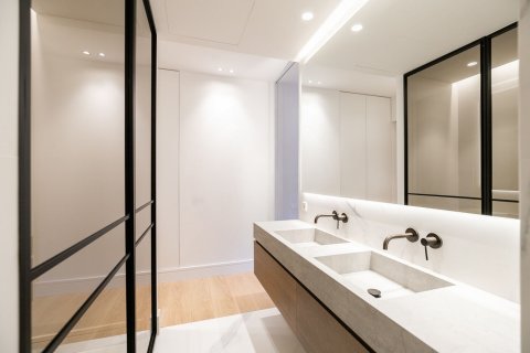 4 chambres apartment à vendre à Barcelona, Catalonia, Spain № 1525 - photo 28