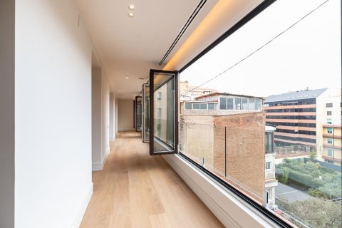 4 chambres apartment à vendre à Barcelona, Catalonia, Spain № 1525 - photo 9