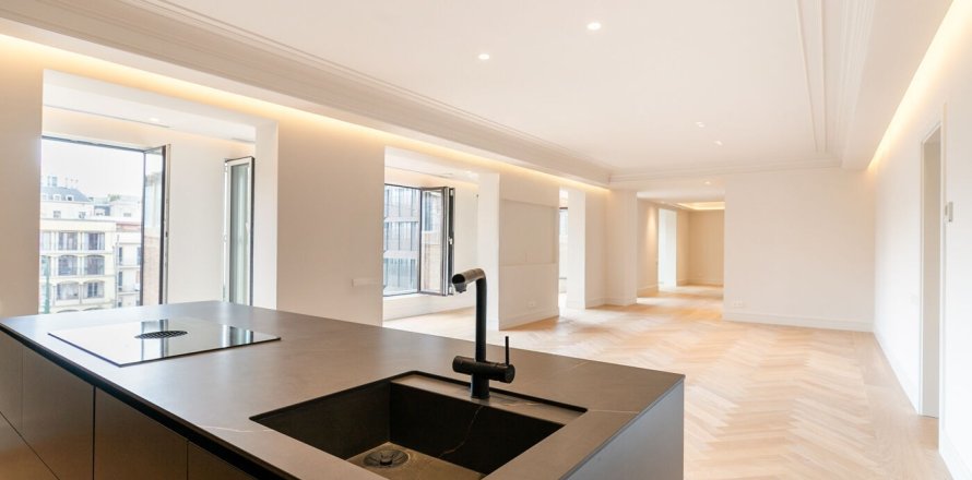 4 chambres apartment à vendre à Barcelona, Catalonia, Spain № 1525