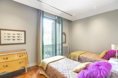 4 bedrooms apartment for sale in Barcelona, Catalonia, Spain № 1526 - photo 11