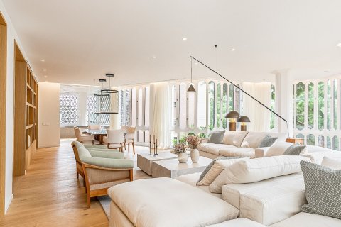 5 bedrooms apartment for sale in Barcelona, Catalonia, Spain № 1523