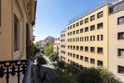 Ático de 2 dormitorios en venta en Barcelona, Cataluña, Spain № 4438 - foto 18