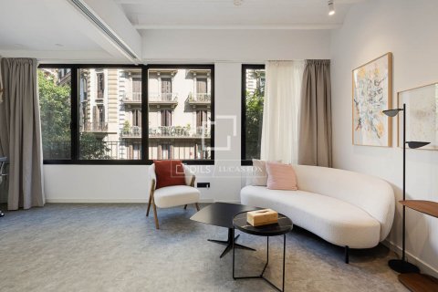 2 bedrooms apartment for sale in Barcelona, Catalonia, Spain № 8516 - photo 3