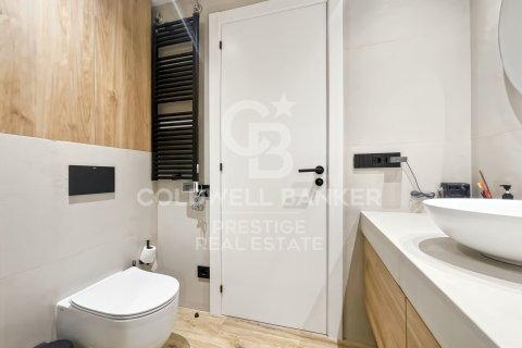 2 bedrooms apartment for sale in Barcelona, Catalonia, Spain № 7982 - photo 11