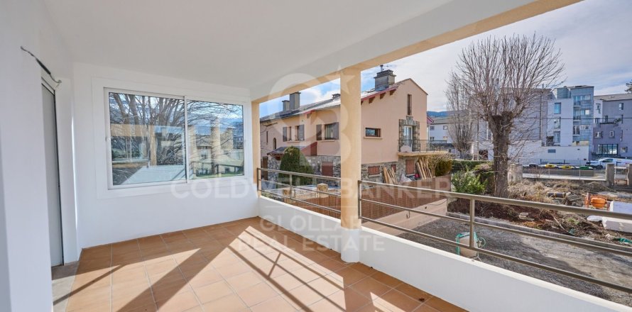 3 bedrooms apartment for sale in Catalonia, Spain № 7928