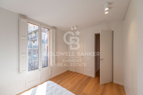 Apartamento de 4 dormitorios en venta en Barcelona, Cataluña, Spain № 7923 - foto 16
