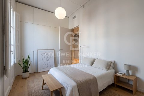Apartamento de 4 dormitorios en venta en Barcelona, Cataluña, Spain № 7923 - foto 8