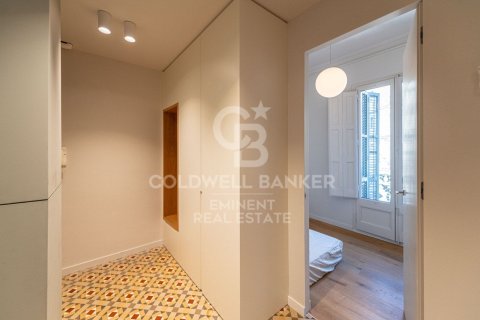 Apartamento de 4 dormitorios en venta en Barcelona, Cataluña, Spain № 7923 - foto 12