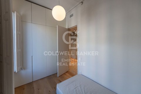 Apartamento de 4 dormitorios en venta en Barcelona, Cataluña, Spain № 7923 - foto 9