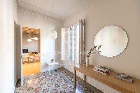 Apartamento de 4 dormitorios en venta en Barcelona, Cataluña, Spain № 7923 - foto 4