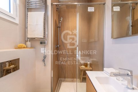 Apartamento de 4 dormitorios en venta en Barcelona, Cataluña, Spain № 7923 - foto 19