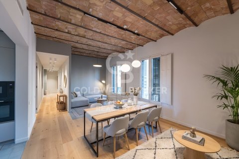 Apartamento de 4 dormitorios en venta en Barcelona, Cataluña, Spain № 7923 - foto 29