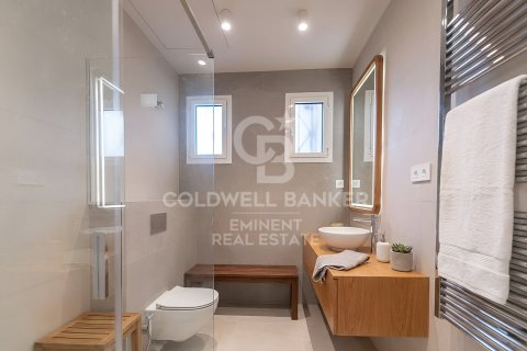 Apartamento de 4 dormitorios en venta en Barcelona, Cataluña, Spain № 7923 - foto 22