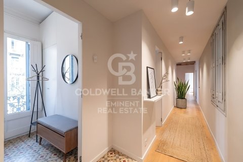 Apartamento de 4 dormitorios en venta en Barcelona, Cataluña, Spain № 7923 - foto 11