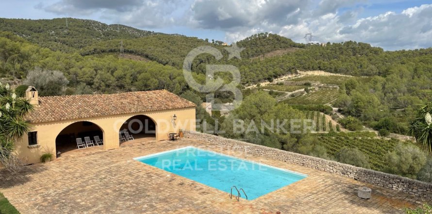 18 chambres house à vendre à Vilanova i la Geltru, Barcelona, Catalonia, Spain № 6078