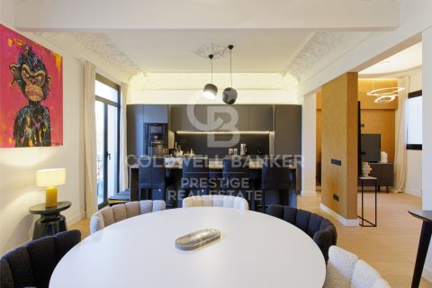 4 bedrooms apartment for sale in Barcelona, Catalonia, Spain № 5398 - photo 13
