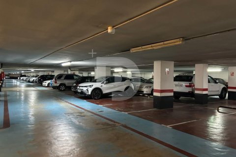 Купить коммерческую недвижимость в Л'Эшампле, Испания 14600м², № 5203 - фото 2