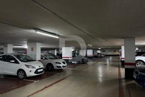 Купить коммерческую недвижимость в Л'Эшампле, Испания 14600м², № 5203 - фото 4