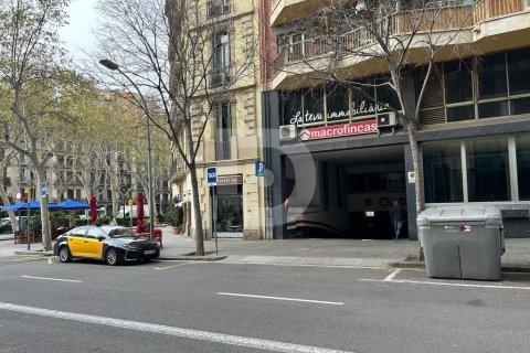 Купить коммерческую недвижимость в Л'Эшампле, Испания 14600м², № 5203 - фото 6
