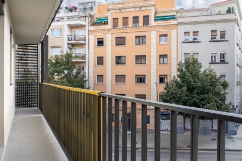 4 bedrooms apartment for sale in Barcelona, Catalonia, Spain № 1731 - photo 17
