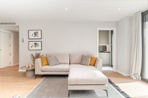 4 bedrooms apartment for sale in Barcelona, Catalonia, Spain № 1731 - photo 9