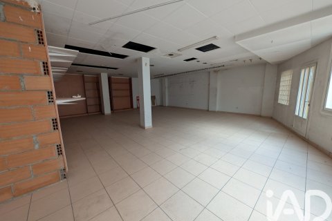 480 m² commercial property à vendre à Manresa, Barcelona, Catalonia, Spain № 9032 - photo 2