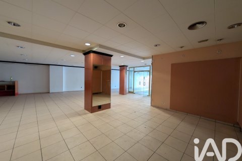 480 m² commercial property à vendre à Manresa, Barcelona, Catalonia, Spain № 9032 - photo 8