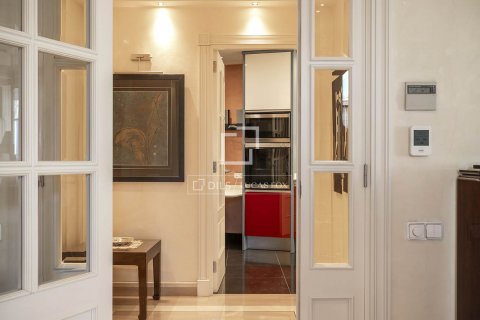3 bedrooms apartment for rent in Barcelona, Catalonia, Spain № 9029 - photo 12