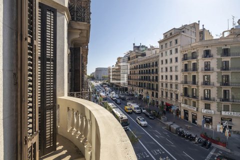 3 bedrooms apartment for rent in Barcelona, Catalonia, Spain № 9029 - photo 9