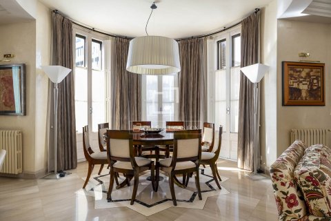 3 bedrooms apartment for rent in Barcelona, Catalonia, Spain № 9029 - photo 3