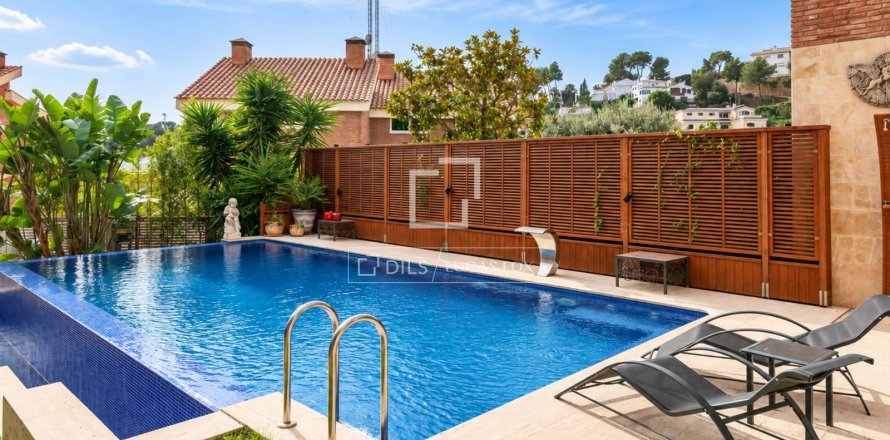 5 chambres villa à louer à Castelldefels, Barcelona, Catalonia, Spain № 9028