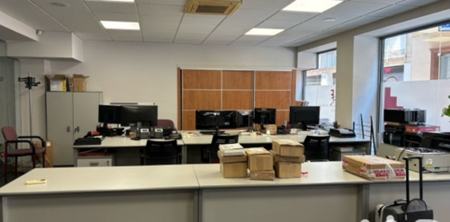 548 sq.m. commercial property for sale in Barcelona, Catalonia, Spain № 9031