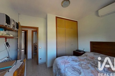 Сasa de 4 dormitorios en venta en Roquetes, Tarragona, Cataluña, Spain № 7336 - foto 19