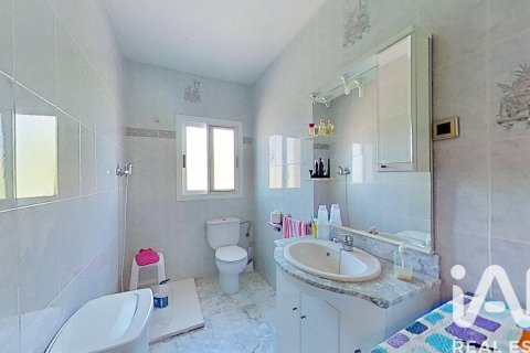 Сasa de 4 dormitorios en venta en Roquetes, Tarragona, Cataluña, Spain № 7336 - foto 16