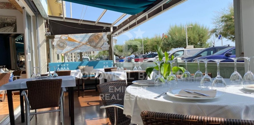 243 m² cafe / restaurant à vendre à L'Escala, Girona, Catalonia, Spain № 5855