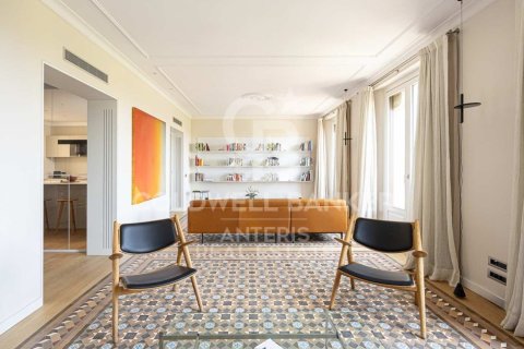 Apartamento de 3 dormitorios en venta en Barcelona, Cataluña, Spain № 5857 - foto 7