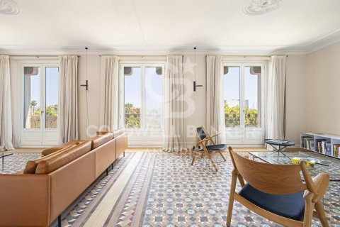 Apartamento de 3 dormitorios en venta en Barcelona, Cataluña, Spain № 5857 - foto 4