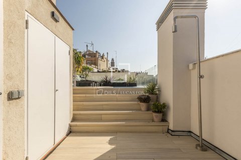 2 bedrooms apartment for sale in Barcelona, Catalonia, Spain № 8838 - photo 14