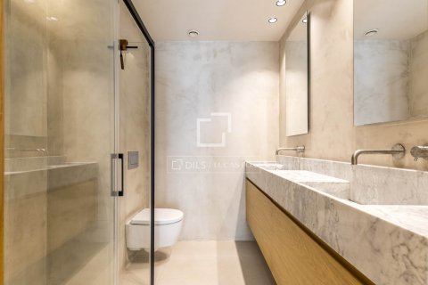 2 bedrooms apartment for sale in Barcelona, Catalonia, Spain № 8838 - photo 8