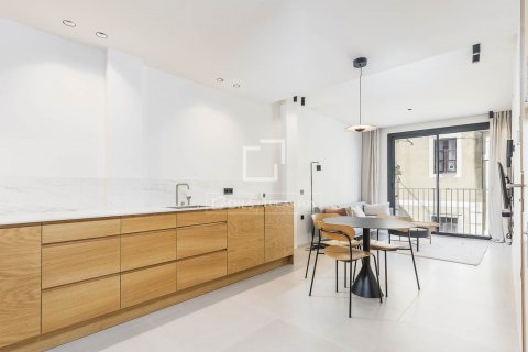 2 bedrooms apartment for sale in Barcelona, Catalonia, Spain № 8838 - photo 15